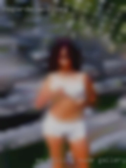 So, willing for nude gallery a discreet encounter?